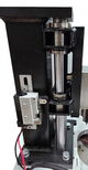 Detailansicht der robusten Mechanik des Eckenabrunder ECR 7C, mit sichtbaren Achsen und Sensoren für präzise Funktion.